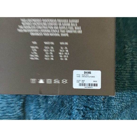 SKIMS SEAMLESS SOLUTIONWEAR OPEN BUST SLIP DRESS SAND S/M NEW - Picture 2 of 4